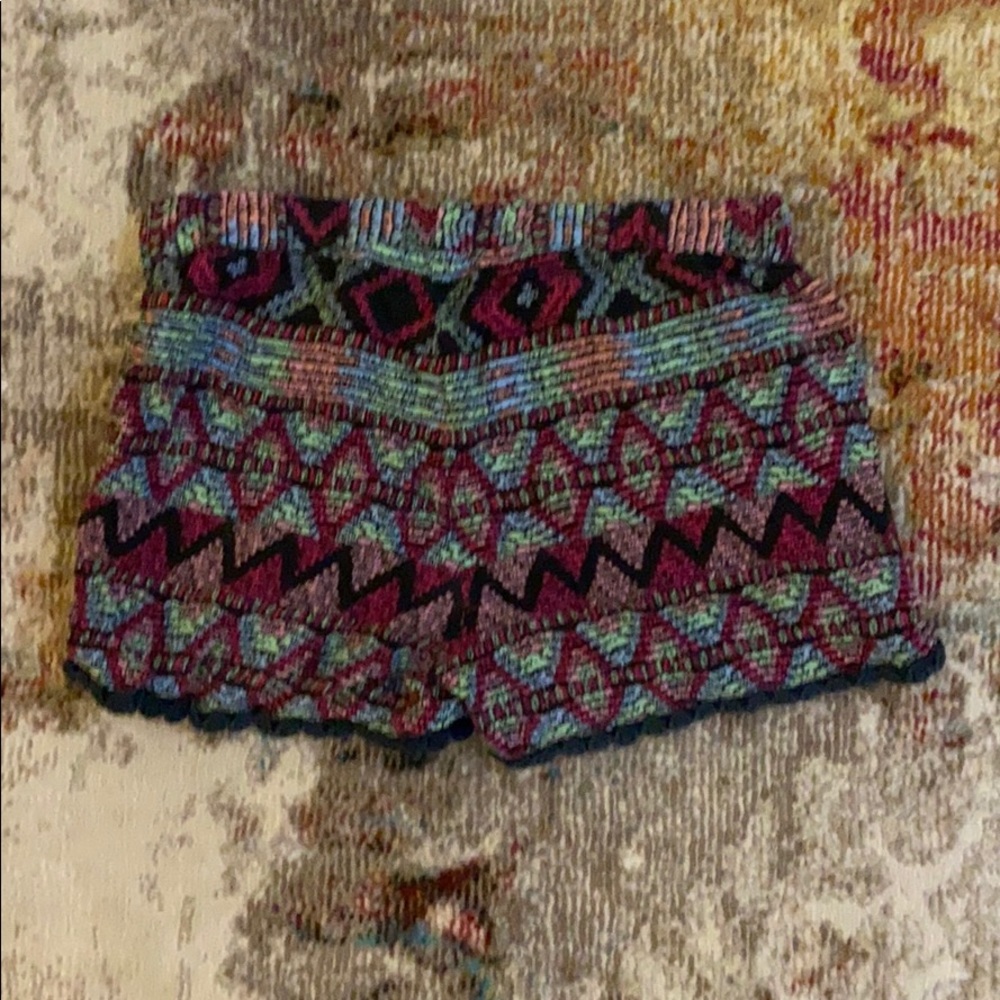 Women’s Patterned Soft Shorts - Picture 2 of 2